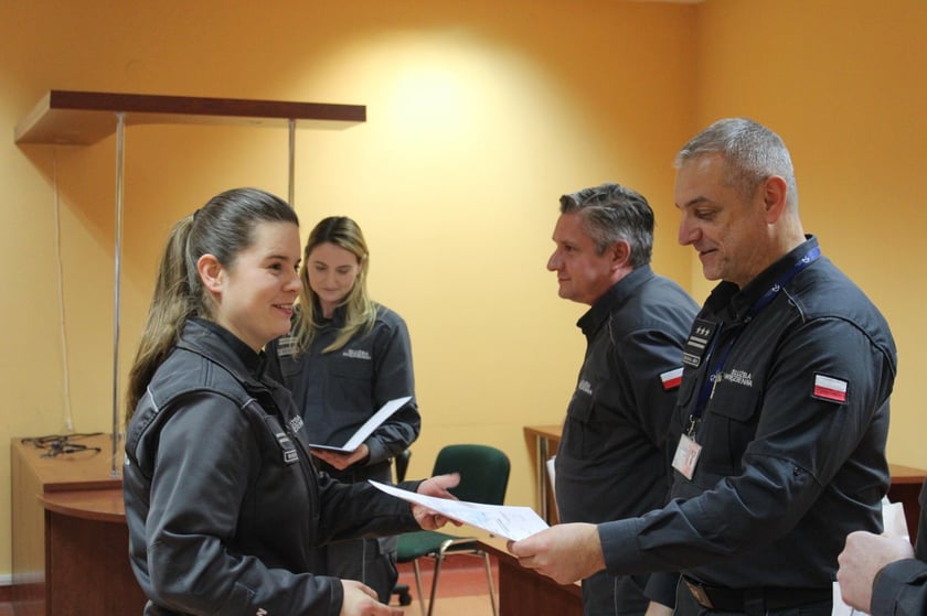 Zostań strażnikiem w więzieniu lub areszcie! Szukają pracowników i kuszą zarobkami. Czekają wolne etaty
