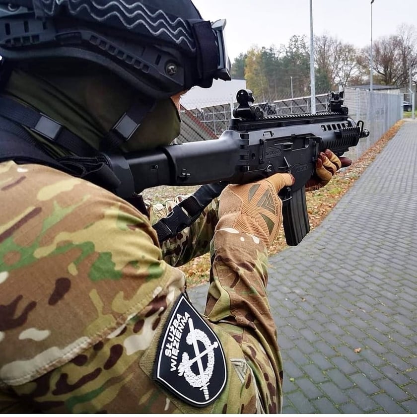 Zostań strażnikiem w więzieniu lub areszcie! Szukają pracowników i kuszą zarobkami. Czekają wolne etaty