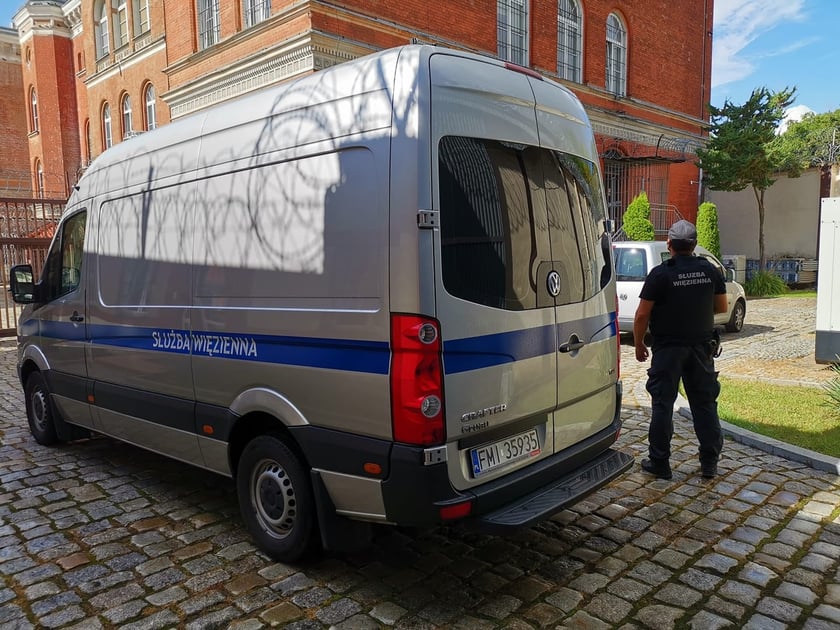 Zostań strażnikiem w więzieniu lub areszcie! Szukają pracowników i kuszą zarobkami. Czekają wolne etaty