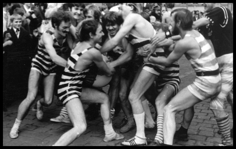 Na zdjęciu: zabawa student&oacute;w podczas juwenali&oacute;w z 1971 roku
