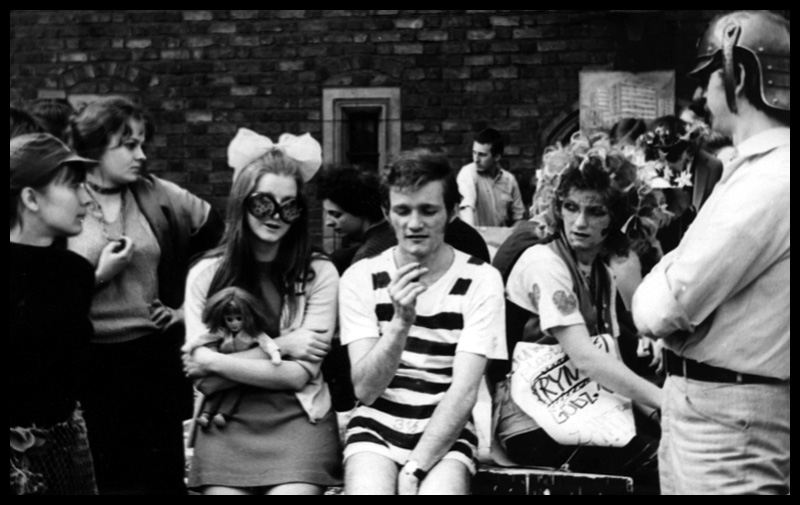 Na zdjęciu: zabawa student&oacute;w podczas juwenali&oacute;w z 1971 roku