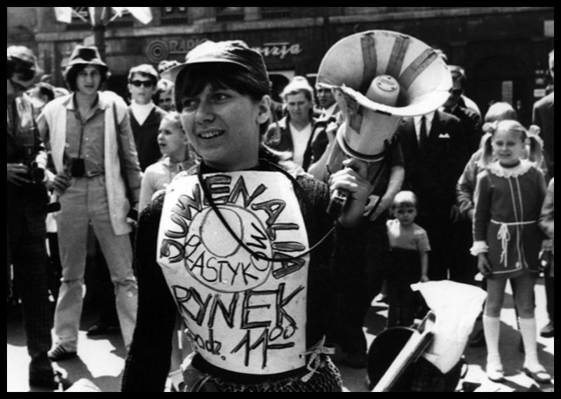 Na zdjęciu: zabawa student&oacute;w podczas juwenali&oacute;w z 1971 roku