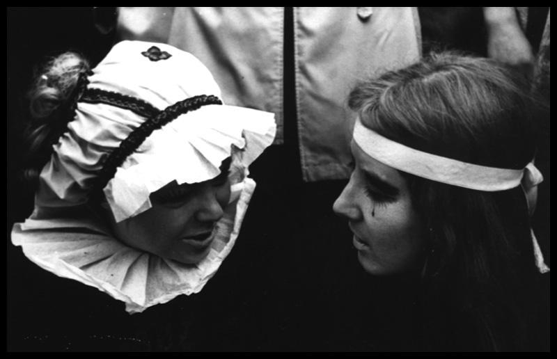 Na zdjęciu: zabawa student&oacute;w podczas juwenali&oacute;w z 1971 roku