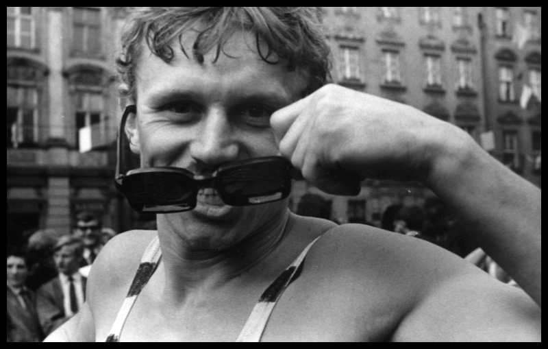 Na zdjęciu: zabawa student&oacute;w podczas juwenali&oacute;w z 1971 roku