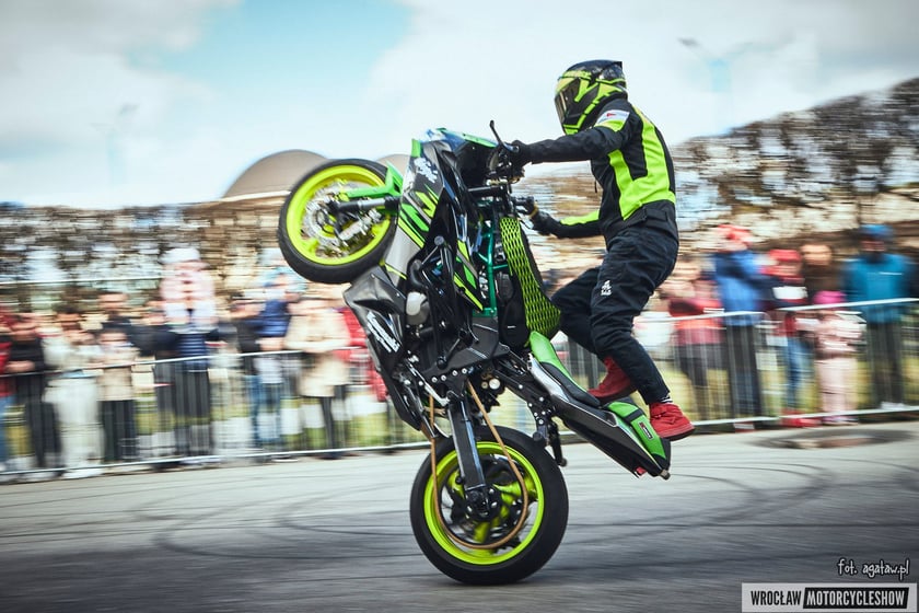Motocykliści i odwiedzający targi Wrocław Motorcycle Show / zdjęcia archiwalne