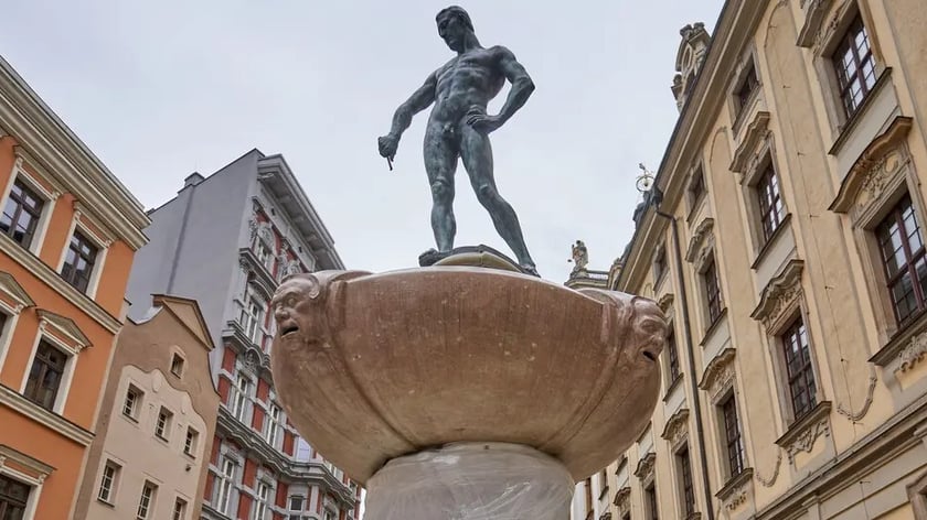 Remont Fontanny z Szermierzem