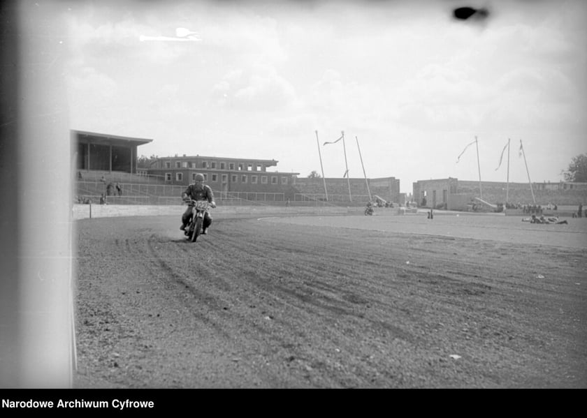 Zawody motocyklowe na Stadionie Olimpijskim, lata 1948-1953.