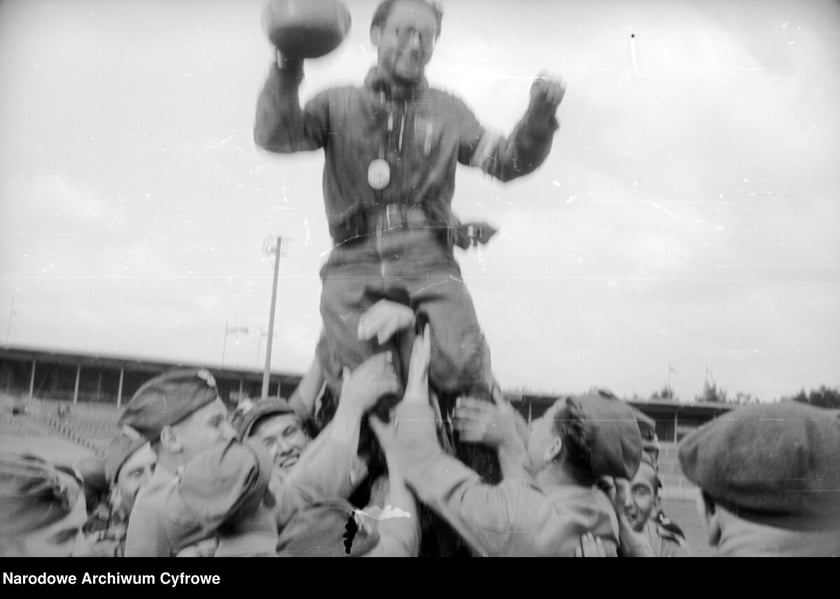 Zawody motocyklowe na Stadionie Olimpijskim, lata 1948-1953.