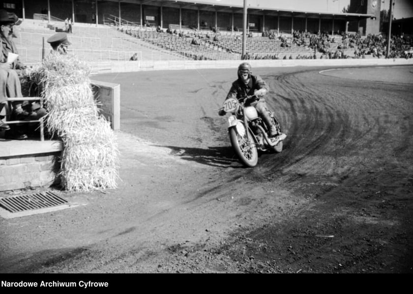 Zawody motocyklowe na Stadionie Olimpijskim, lata 1948-1953.