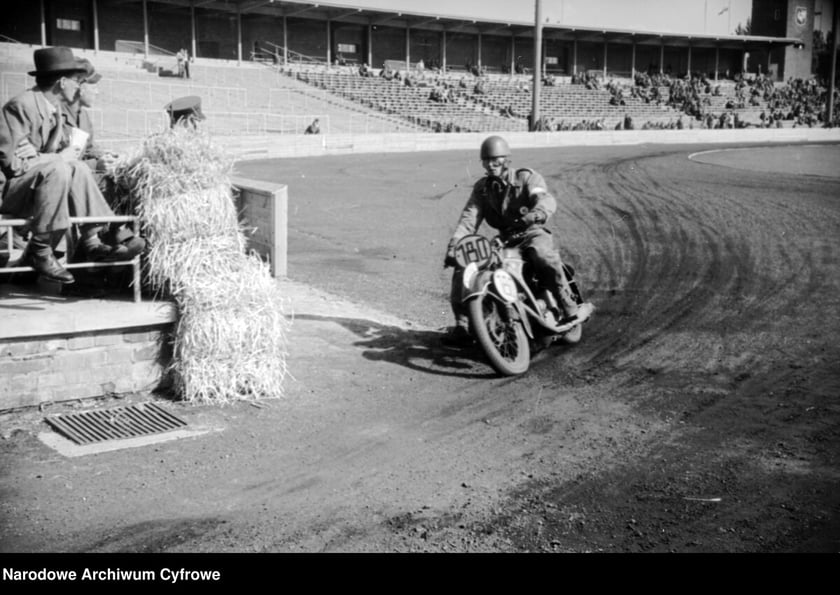Zawody motocyklowe na Stadionie Olimpijskim, lata 1948-1953.