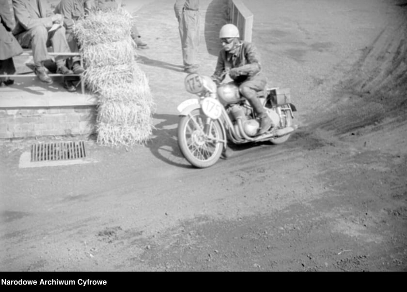 Zawody motocyklowe na Stadionie Olimpijskim, lata 1948-1953.