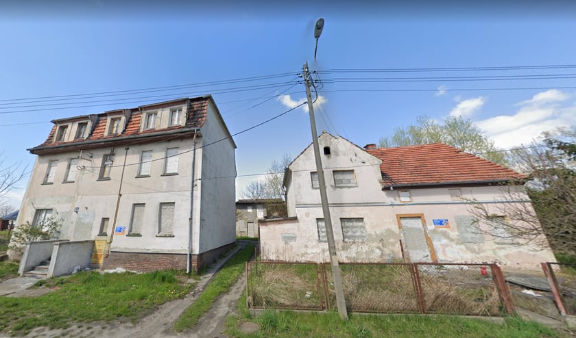 Gromadzka 7 - Alfa Sytem złożyła wniosek o rozbi&oacute;rkę budynk&oacute;w mieszkalnych i gospodarczych. Wydano decyzję pozytywną
&nbsp;
&nbsp;