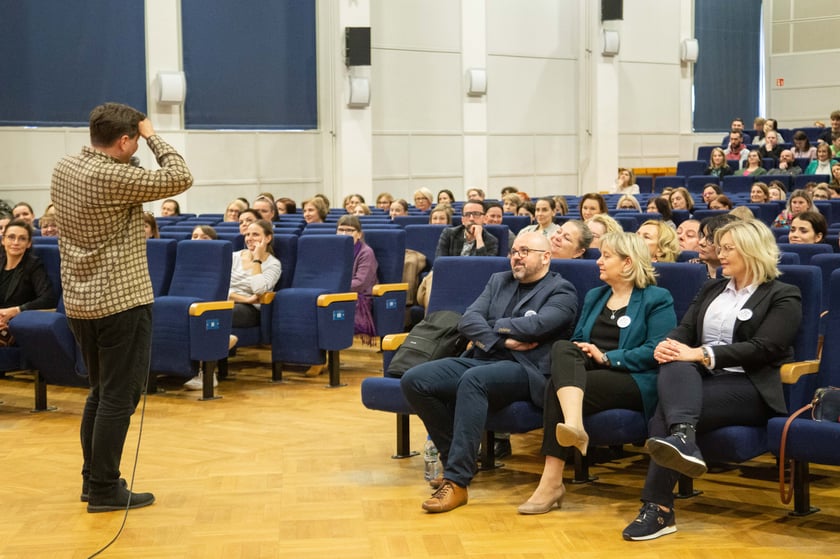 Debata ,,Weź mnie doceń, a nie oceń''