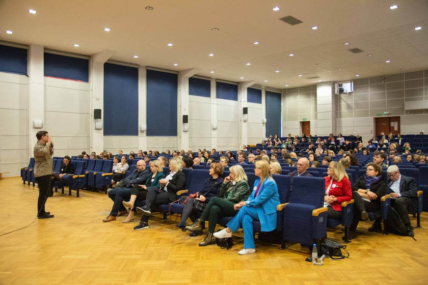 Debata ,,Weź mnie doceń, a nie oceń''