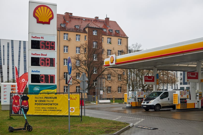 Stacja Shell przy ul. Małopanewskiej
Ceny paliwa z 7.04.2023

Pb 95 6.99 zł
diesel 6.81 zł
LPG&nbsp;3.17 zł
