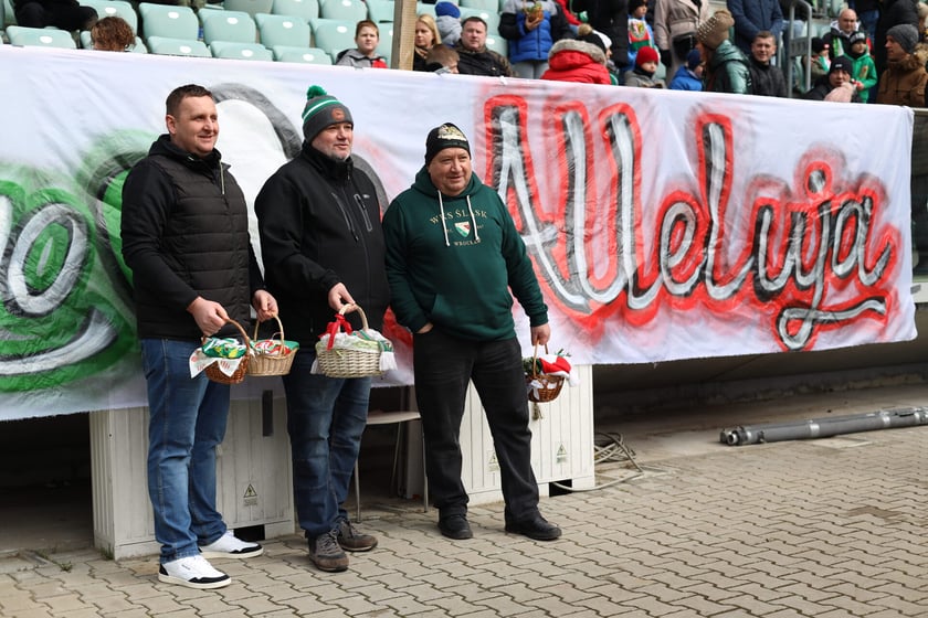 Święcenie pokarmów na Tarczyński Arena.