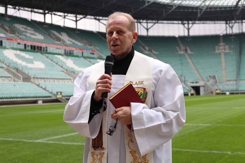 Święcenie pokarmów na Tarczyński Arena.