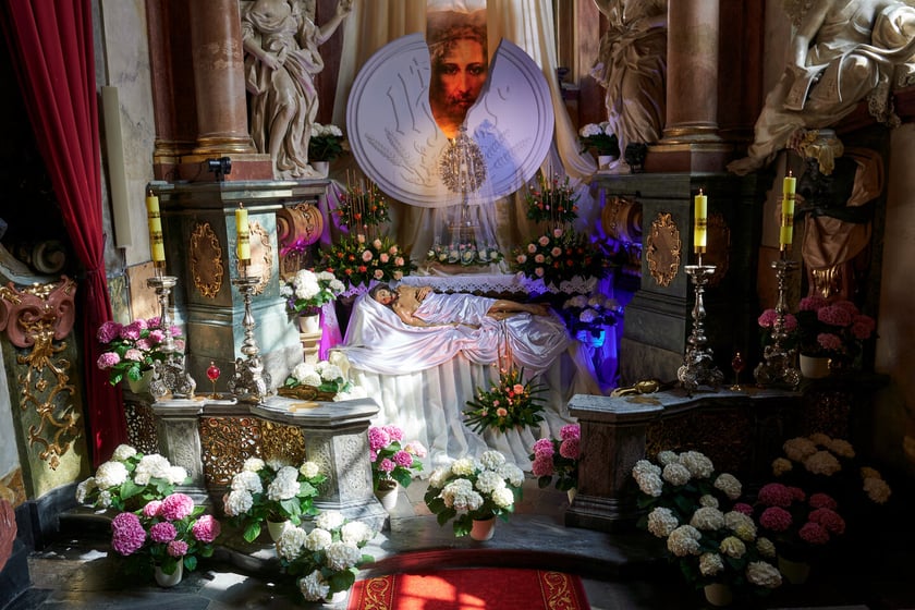 Gr&oacute;b Pański w kościele pw. Najświętszego Imienia Jezus (kości&oacute;ł uniwersytecki)