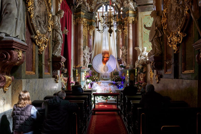 Gr&oacute;b Pański w kościele pw. Najświętszego Imienia Jezus (kości&oacute;ł uniwersytecki)