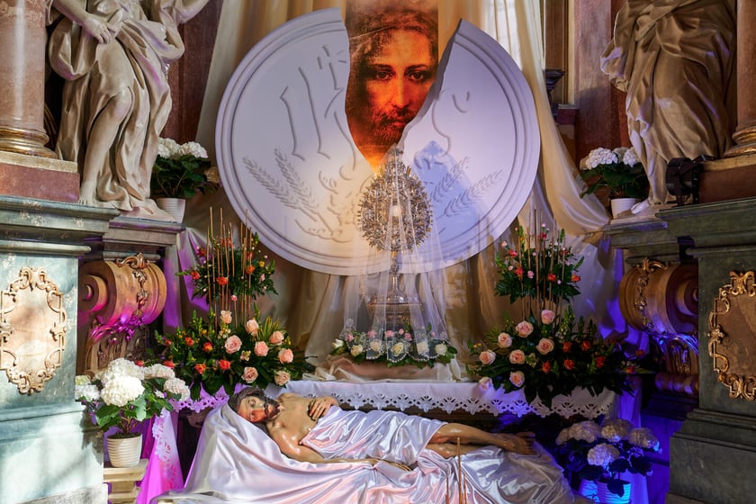 Gr&oacute;b Pański w kościele pw. Najświętszego Imienia Jezus (kości&oacute;ł uniwersytecki)