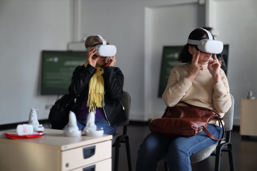 Na wystawie jest pięć stoisk z okularami do wirtualnej rzeczywistości&nbsp;