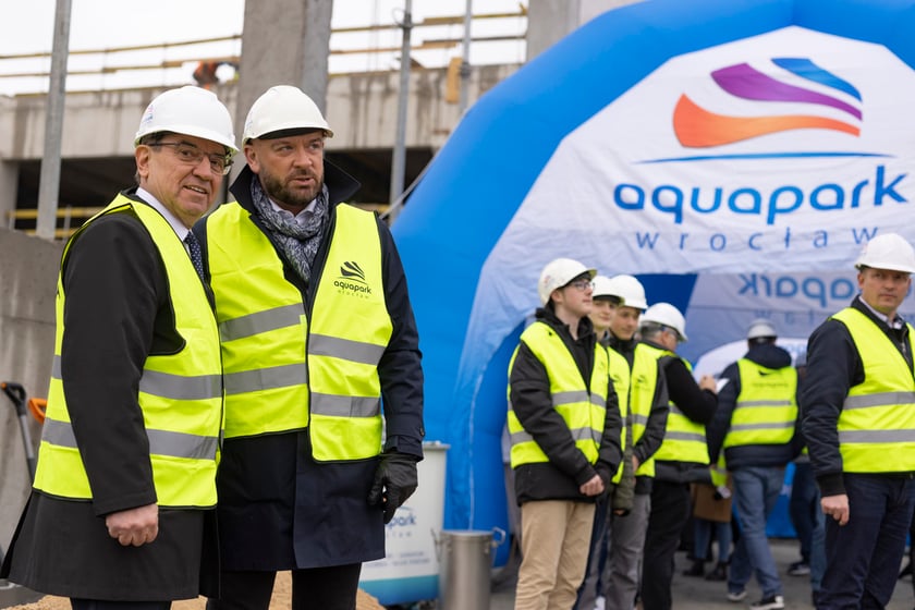 Budowa aquaparku przy ulicy Wilanowskiej, wmurowanie kamienia węgielnego i kapsuły czasu, 18.04.2023