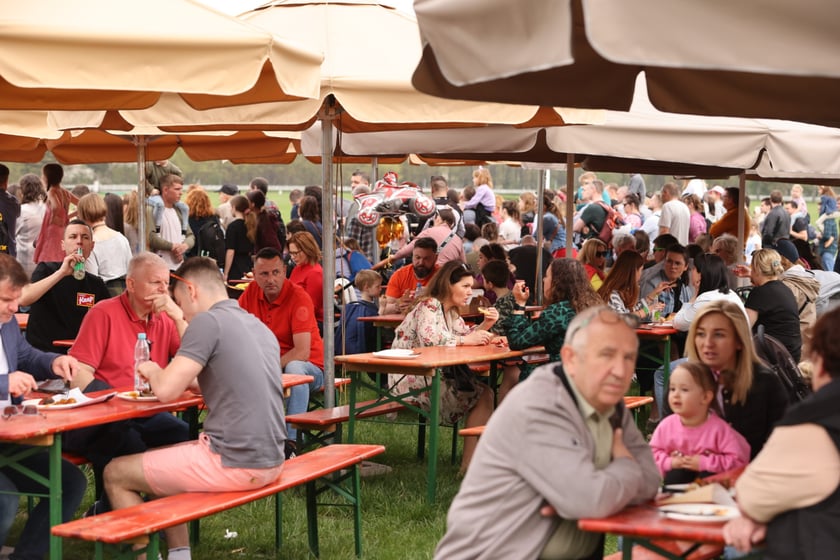 Otwarcie sezonu na wrocławskim Torze Wyścigów Konnych