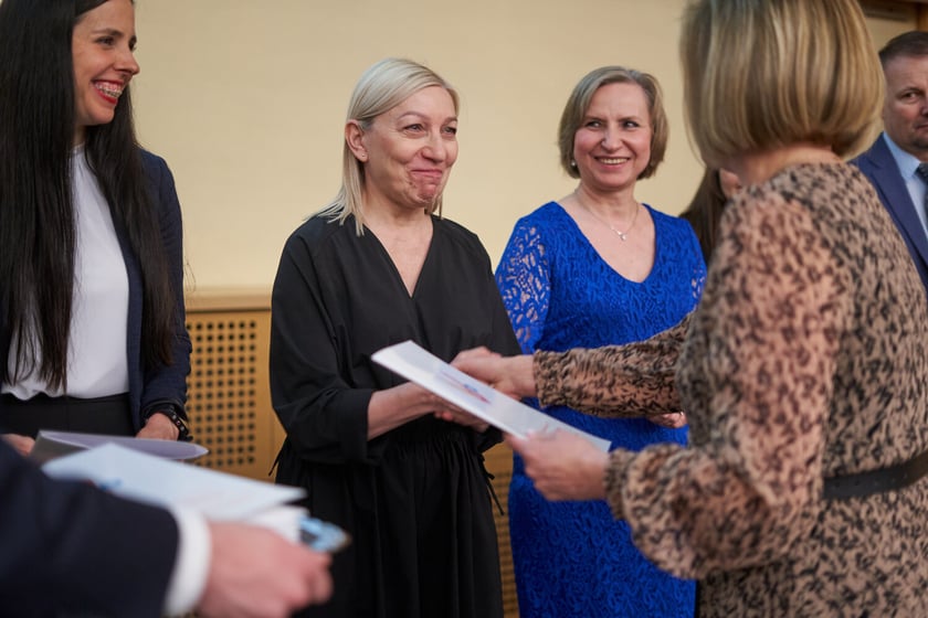 Podziękowania składane wychowawcom klas czwartych&nbsp;