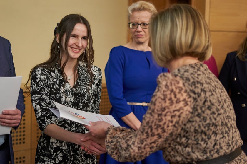 Podziękowania składane wychowawcom klas czwartych&nbsp;