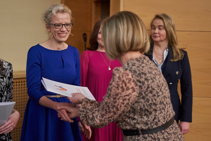 Podziękowania składane wychowawcom klas czwartych&nbsp;