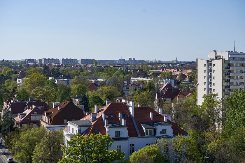 Panorama Wrocławia z perspektywy Krzyków - maj 2023