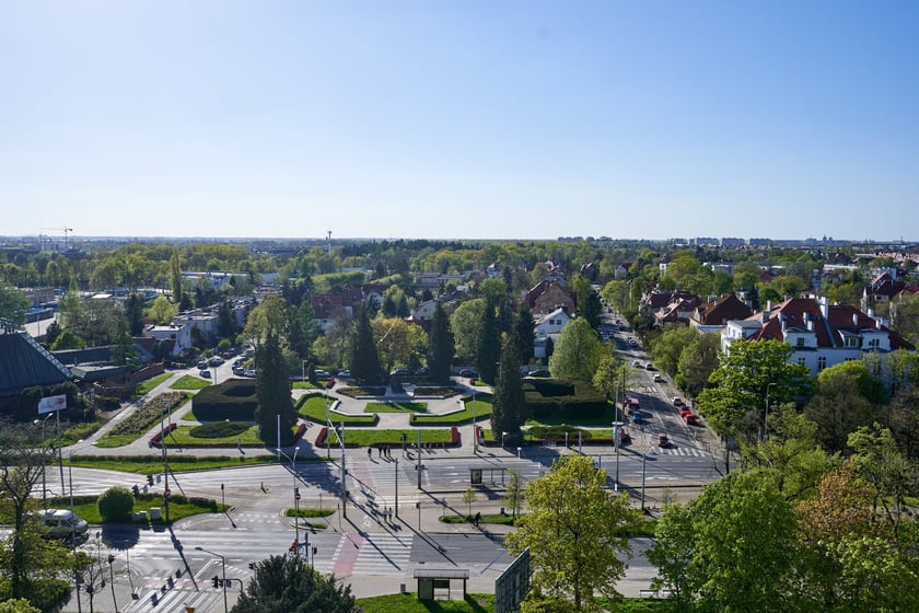 Panorama Wrocławia z perspektywy Krzyków - maj 2023