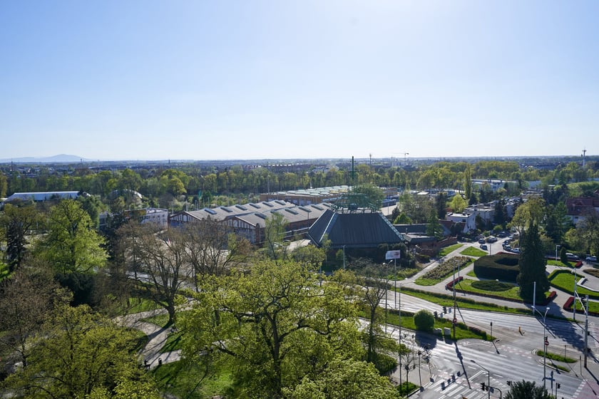 Panorama Wrocławia z perspektywy Krzyków - maj 2023