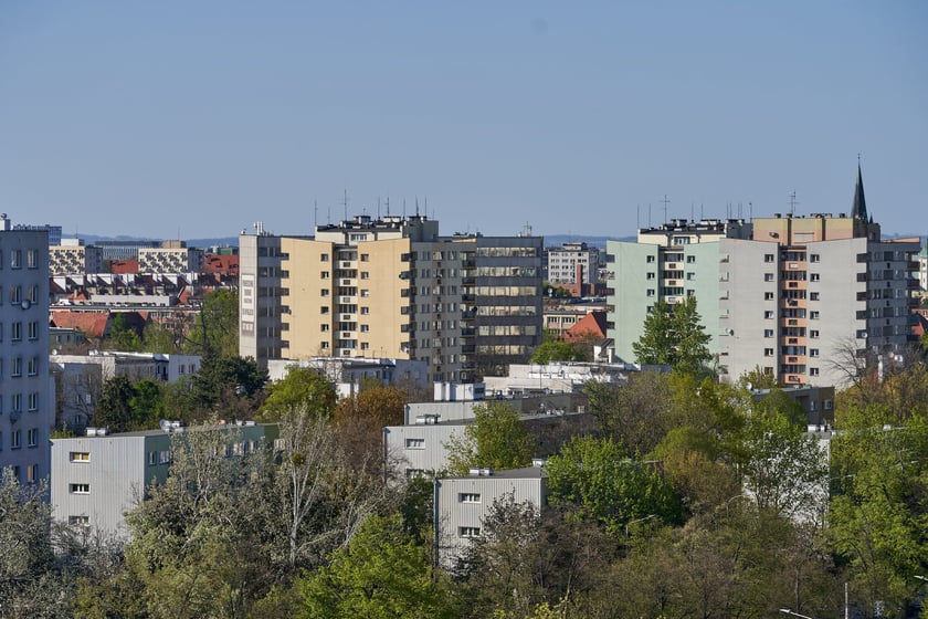 Panorama Wrocławia z perspektywy Krzyków - maj 2023