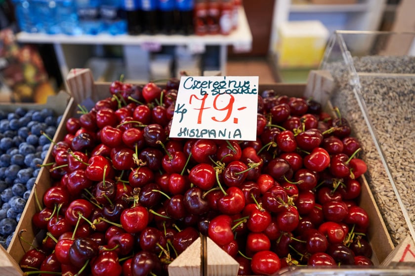 Aktualne ceny owoców i warzyw w Hali Targowej.