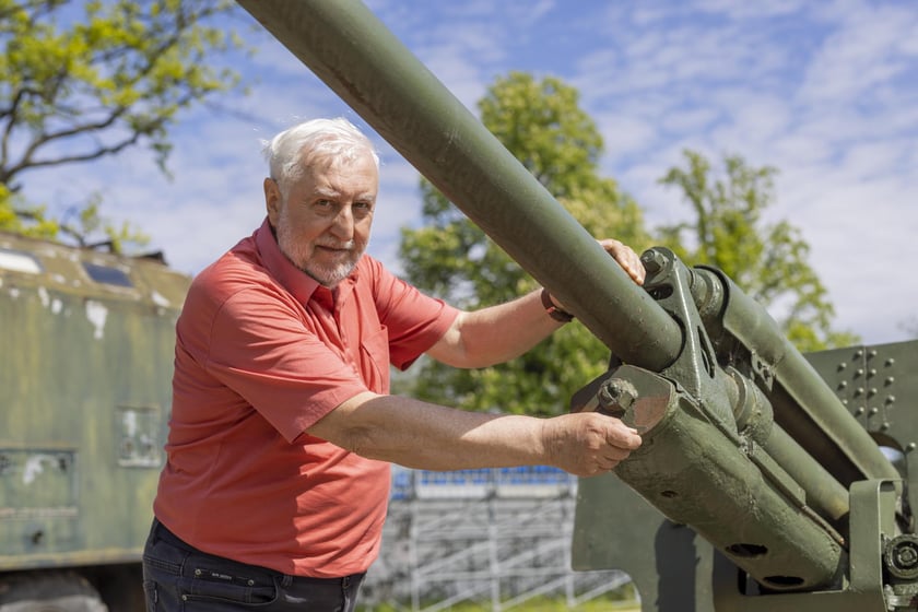 Marek Łaciak, szef Społecznego Muzeum Militarnego we Wrocławiu