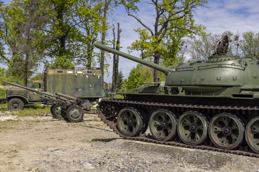 Czołg, SKOT i armaty! Nowe niezwykłe eksponaty Społecznego Muzeum Militarnego przy ul. Pełczyńskiej we Wrocławiu