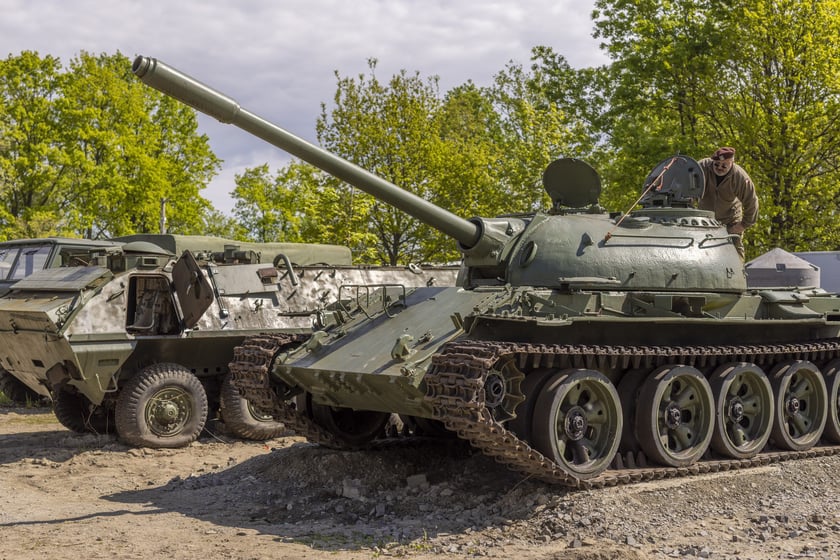 Czołg, SKOT i armaty! Nowe niezwykłe eksponaty Społecznego Muzeum Militarnego przy ul. Pełczyńskiej we Wrocławiu