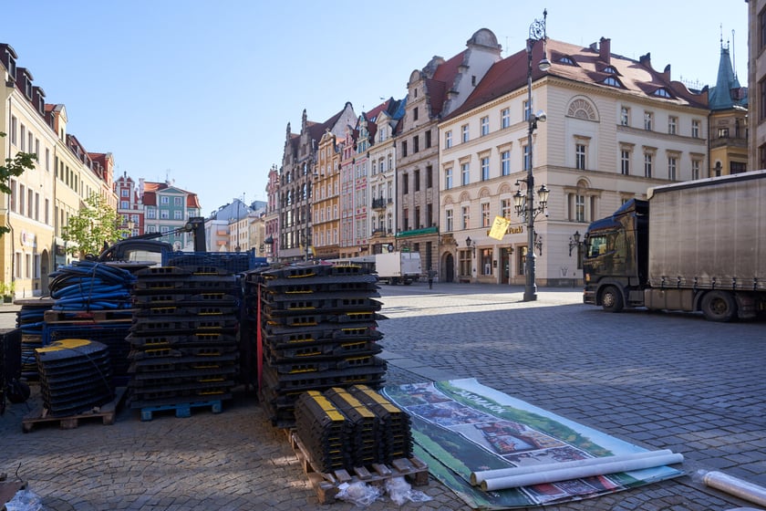 Rozstawianie Jarmarku Świętojańskiego, Wrocław 12 maja 2023