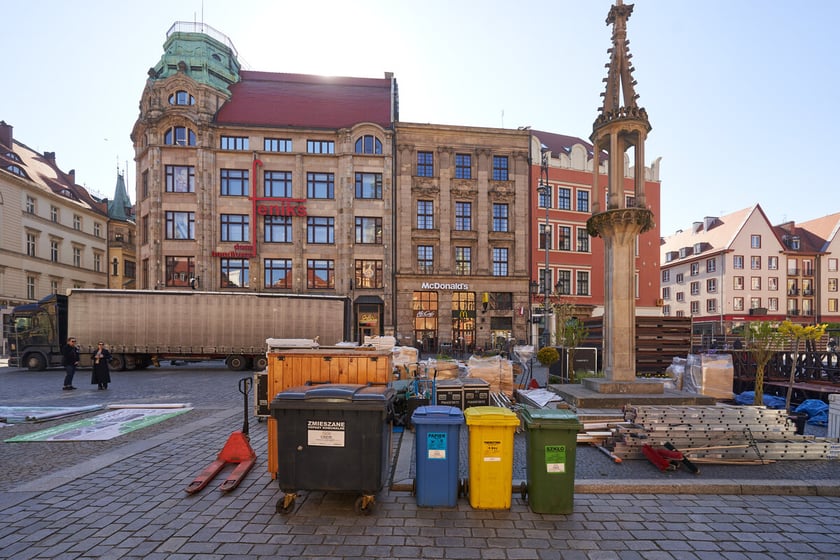 Rozstawianie Jarmarku Świętojańskiego, Wrocław 12 maja 2023