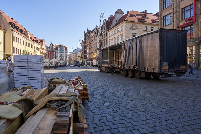 Rozstawianie Jarmarku Świętojańskiego, Wrocław 12 maja 2023