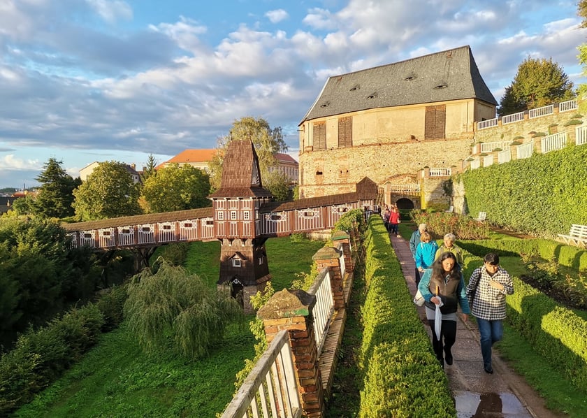 Zamek w NOwym Mieście nad Metują