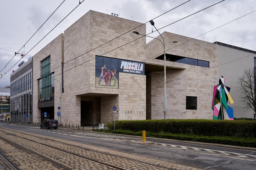 Przebudowa teatru muzycznego Capitol &mdash; ok. 82&nbsp;900&nbsp;000 zł z Unii Europejskiej.