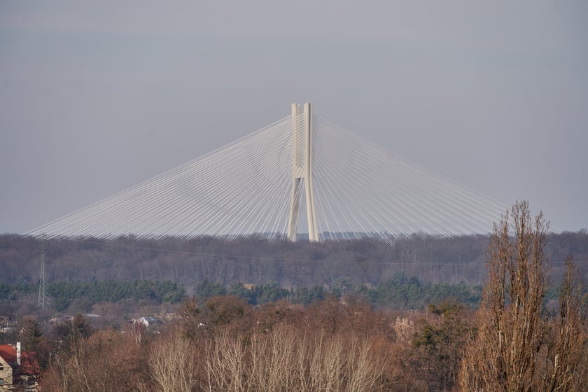 Budowa autostradowej obwodnicy i mostu Rędzińskiego &mdash; ok. 2&nbsp;700&nbsp;000&nbsp;000 zł z Unii Europejskiej.