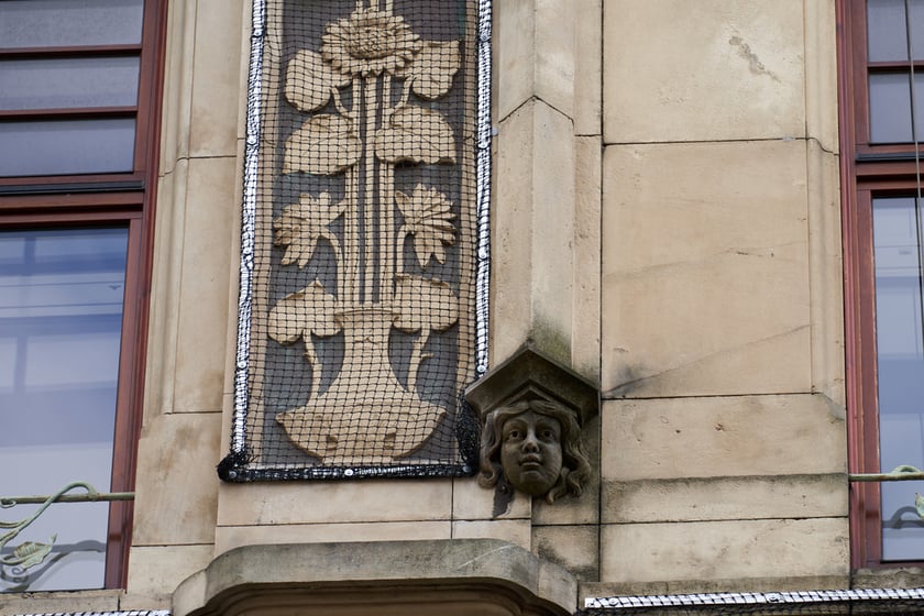 Rzeźby i ornamenty na wrocławskich kamienicach