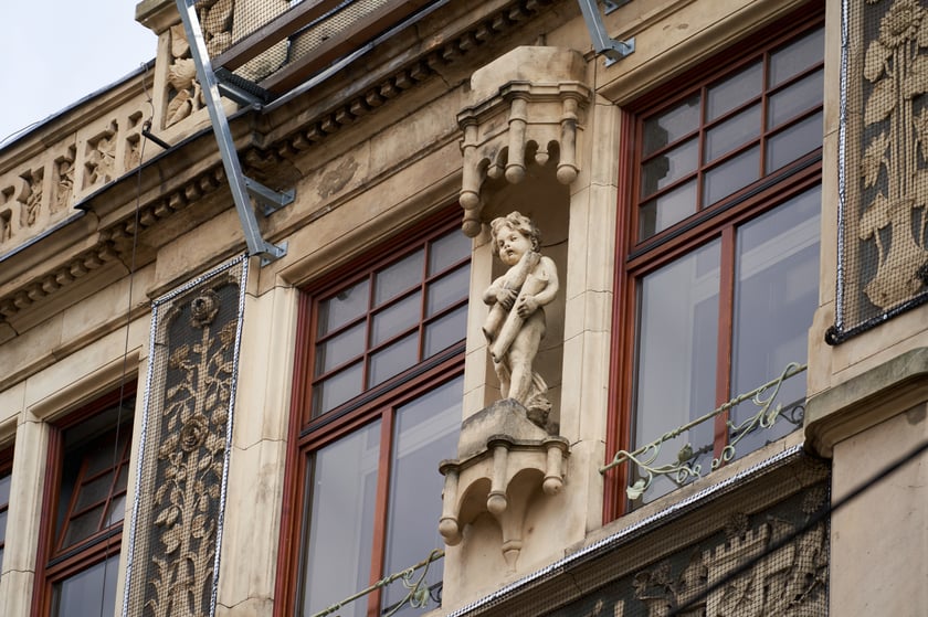 Rzeźby i ornamenty na wrocławskich kamienicach