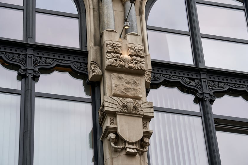 Rzeźby i ornamenty na wrocławskich kamienicach