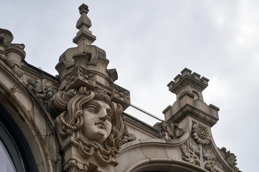 Rzeźby i ornamenty na wrocławskich kamienicach