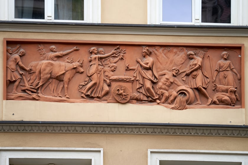 Rzeźby i ornamenty na wrocławskich kamienicach