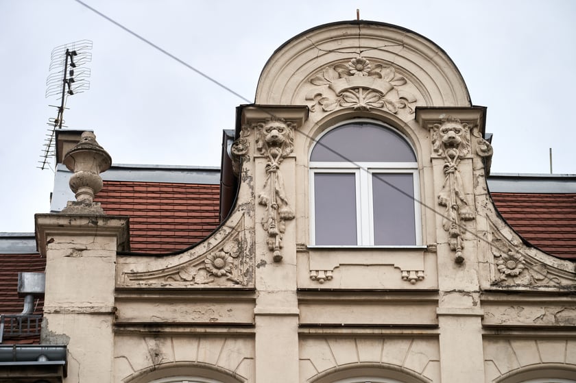 Rzeźby i ornamenty na wrocławskich kamienicach